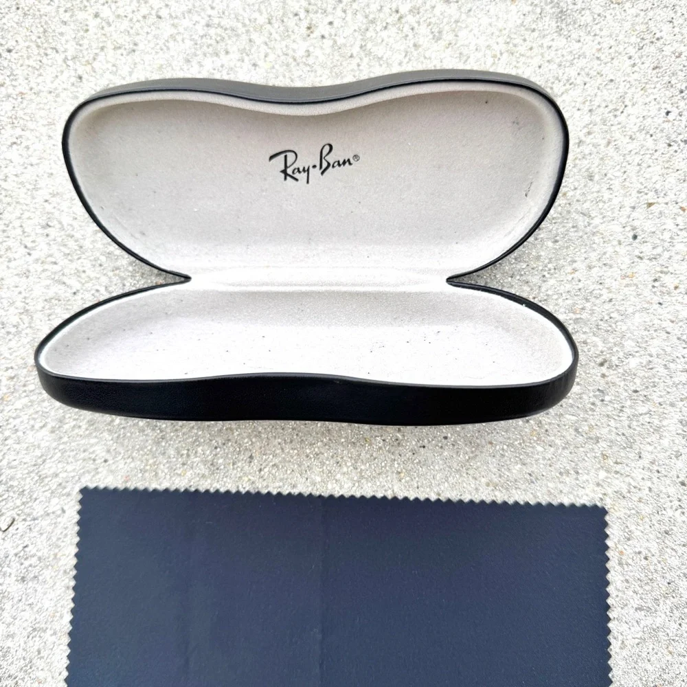 RAY BAN’S black Sunglasses case dust cleaner cloth reading glasses hard case eye